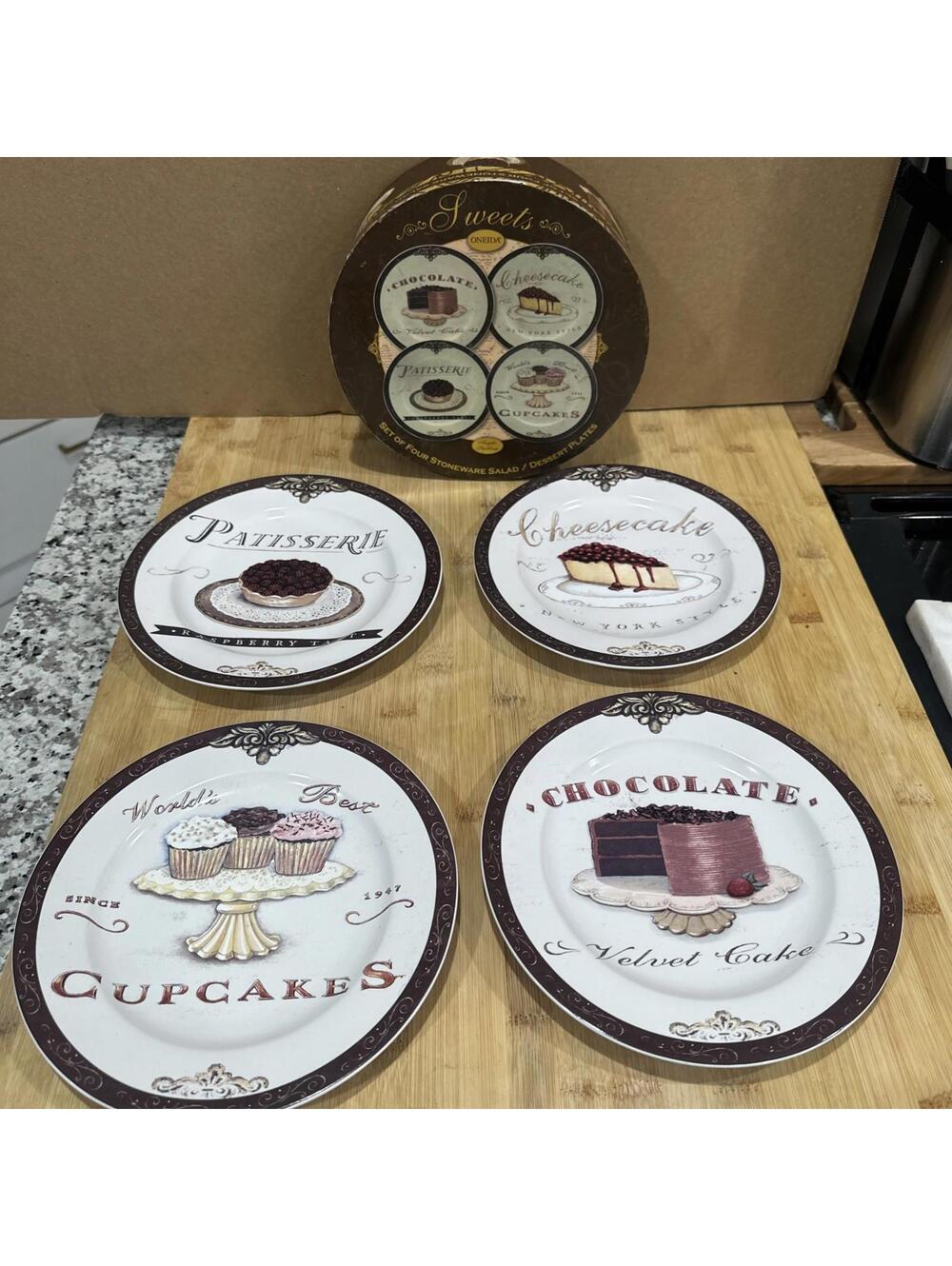 VTG Angela Staehling ONEIDA Sweets Collection Stoneware Dessert plate set of 4 *